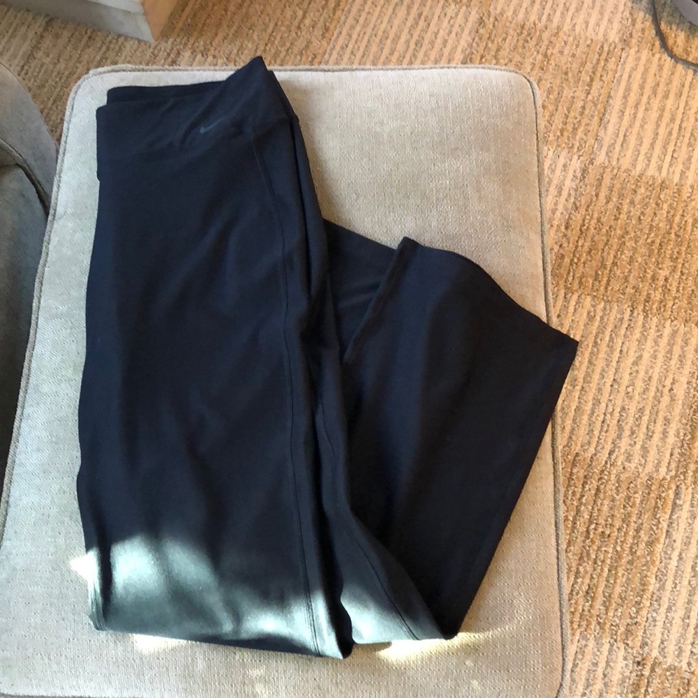NWT Nike women’s DRI-FIT exercise pants size L